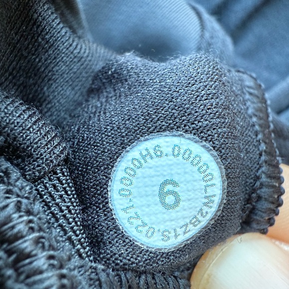 lululemon Energy High-Neck Longline Bra-Black - Picture 7 of 7